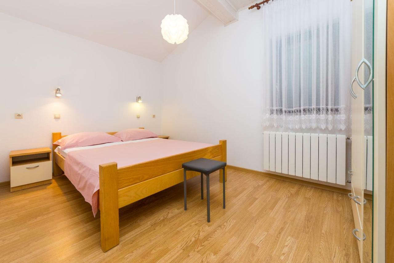Rose Apartment *