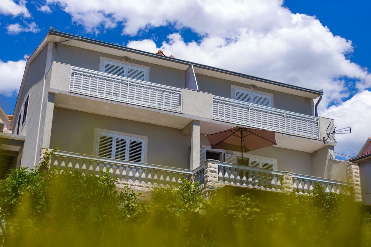 Apartament Rose *